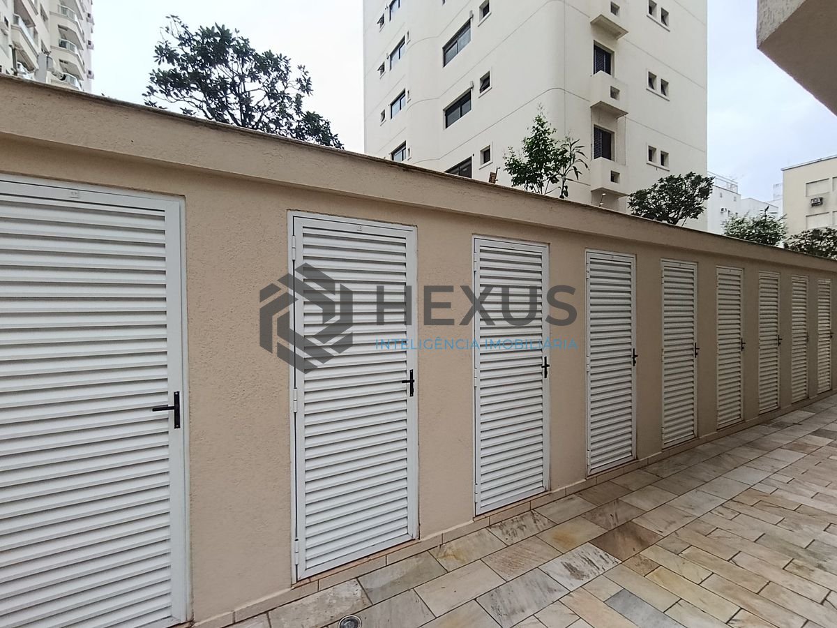 Foto 30 de Apartamento reformado com varanda e lazer a 400m da praia na Enseada, Guarujá