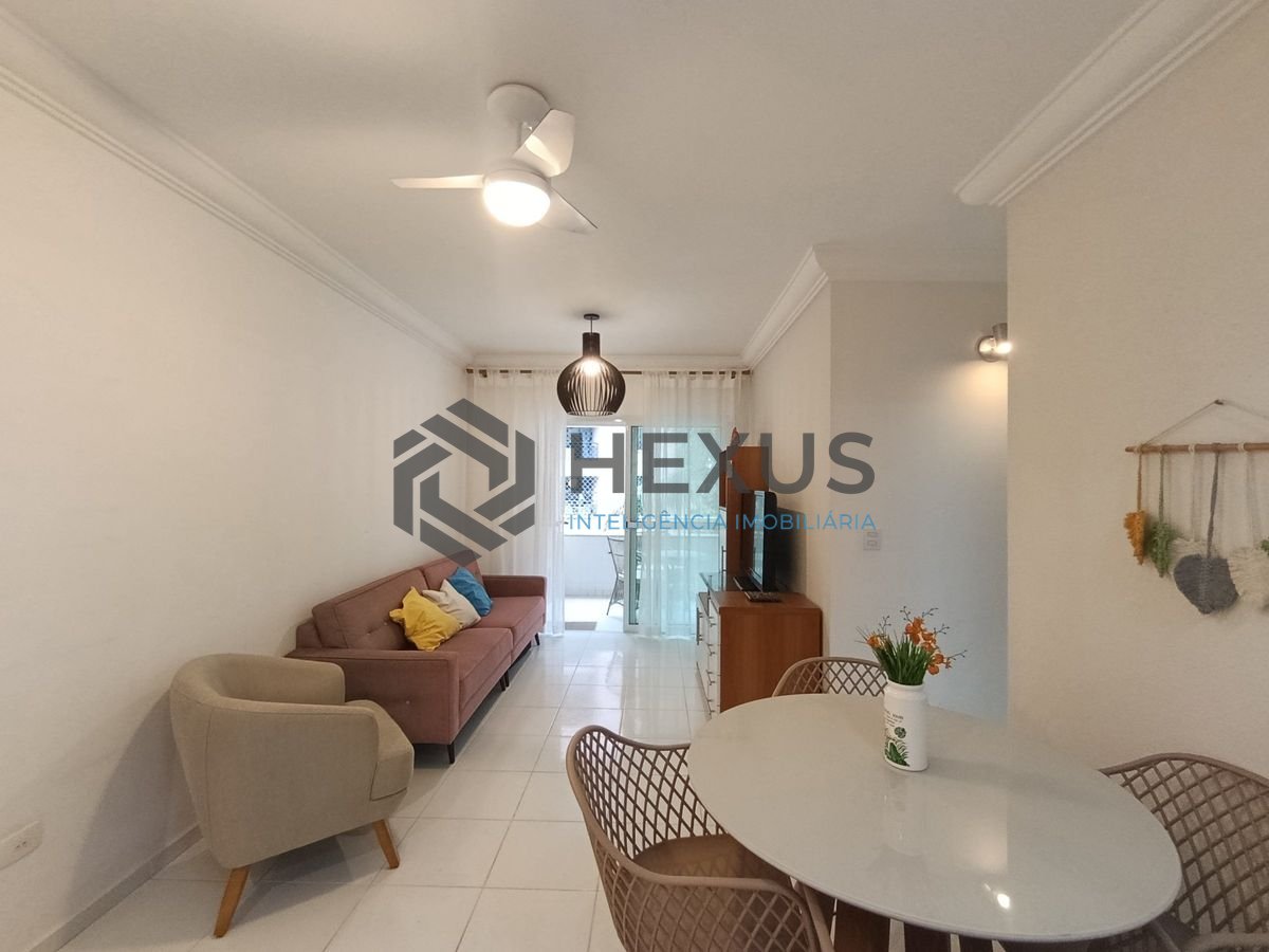 Foto 5 de Apartamento reformado com varanda e lazer a 400m da praia na Enseada, Guarujá