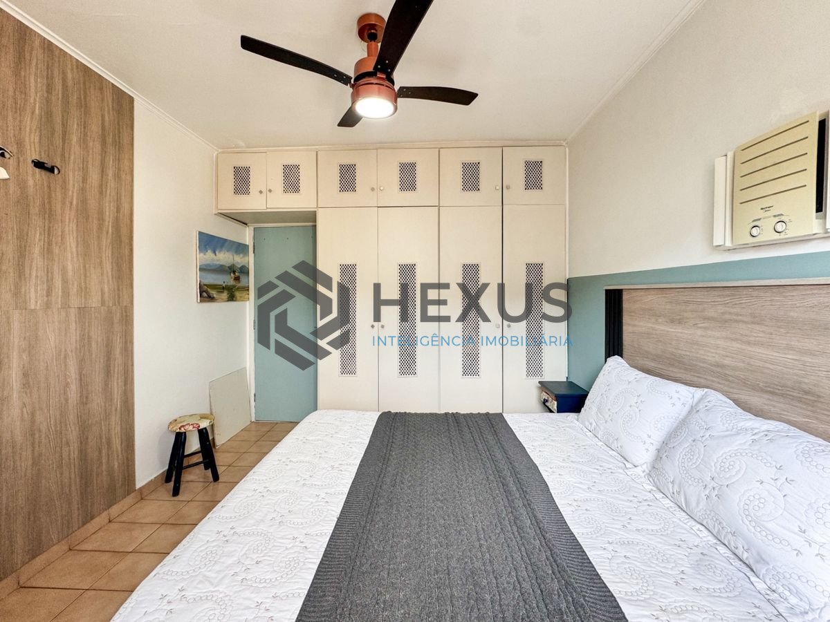 Foto 11 de Apartamento com varanda a 2 quadras da praia nas Pitangueiras, Guarujá