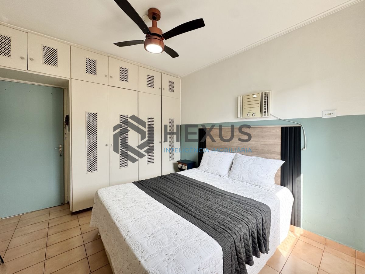 Foto 10 de Apartamento com varanda a 2 quadras da praia nas Pitangueiras, Guarujá