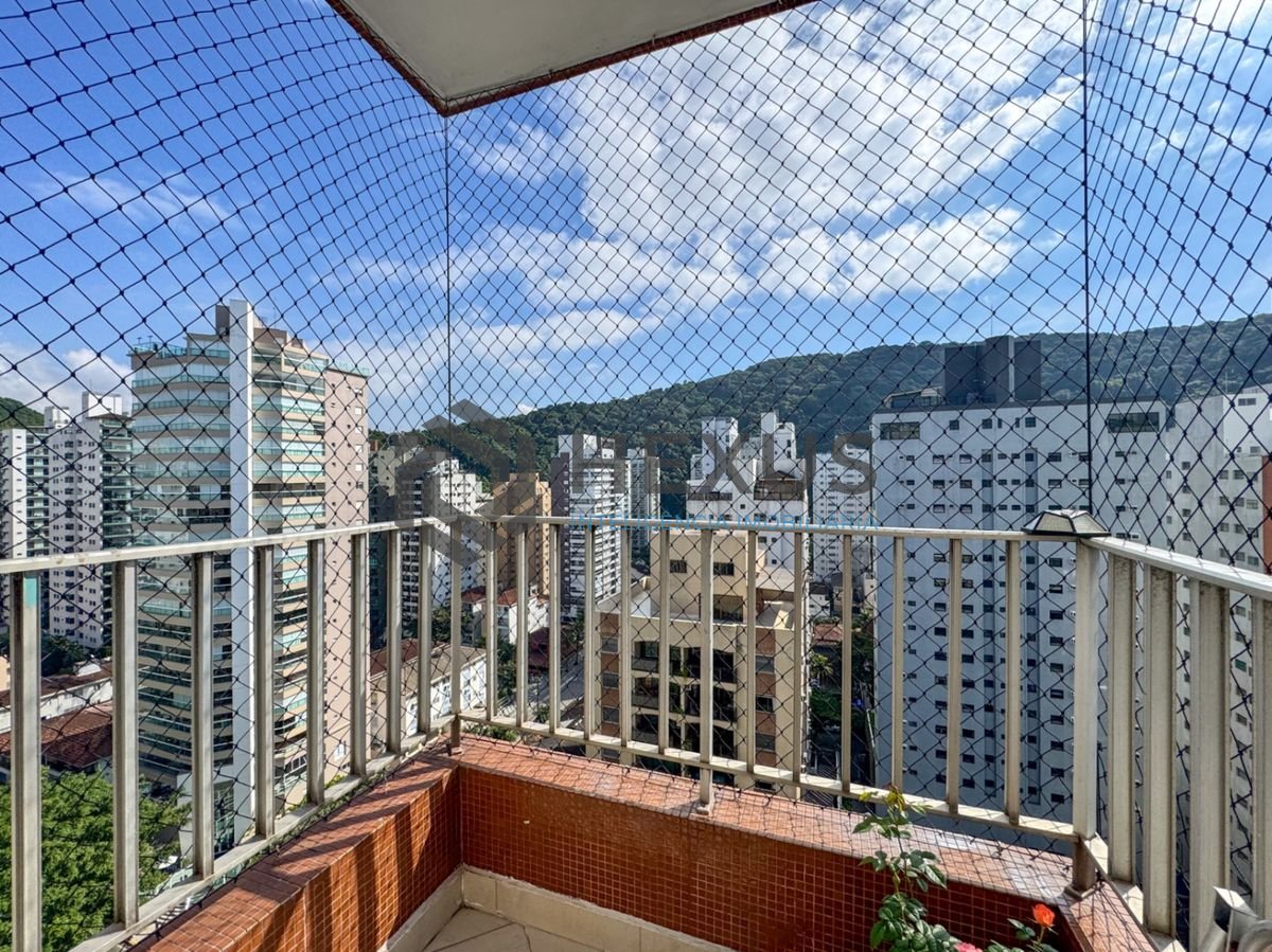 Foto 6 de Apartamento com varanda a 2 quadras da praia nas Pitangueiras, Guarujá
