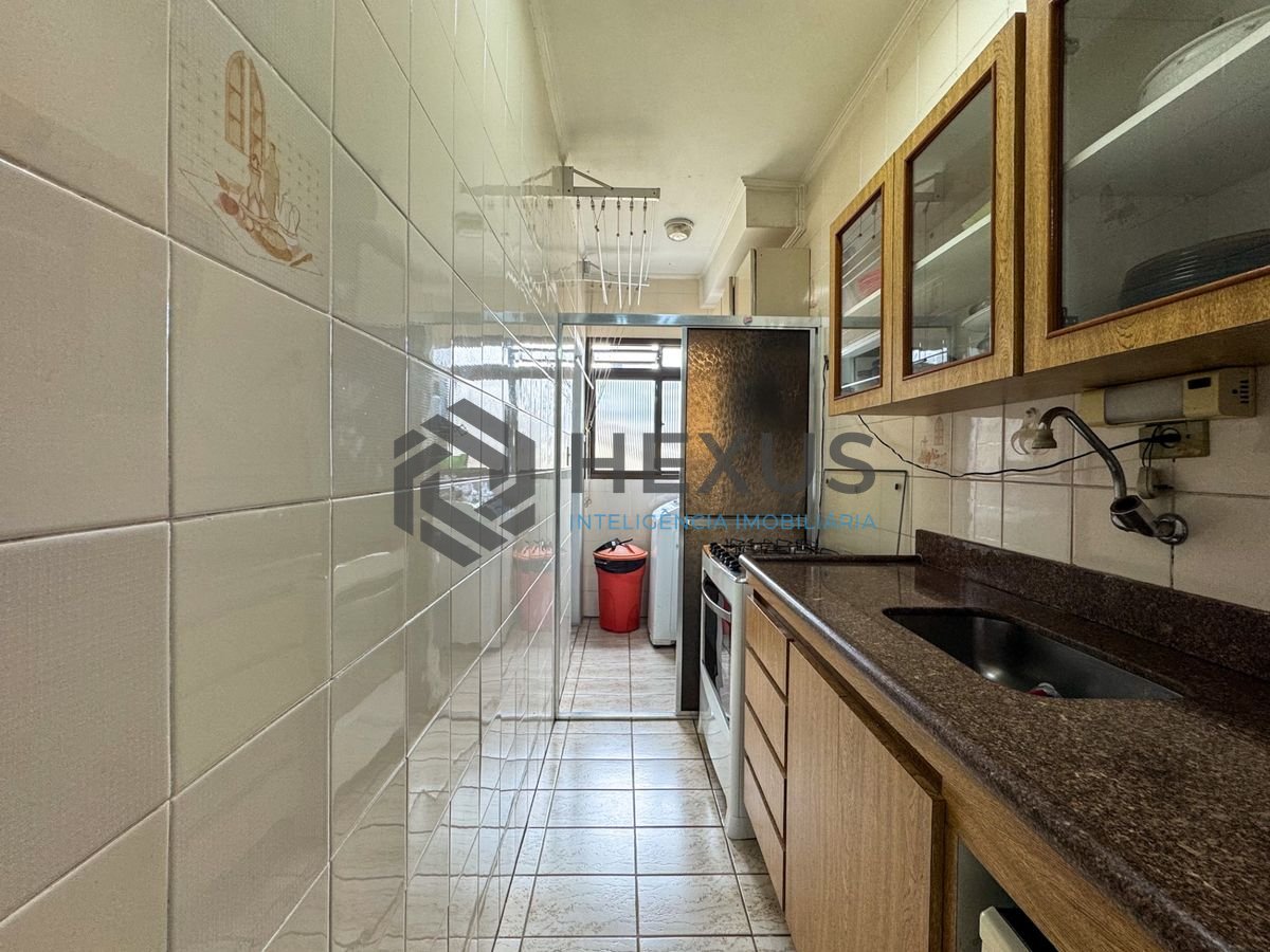 Foto 22 de Apartamento com varanda a 300m da praia no Tombo, Guarujá