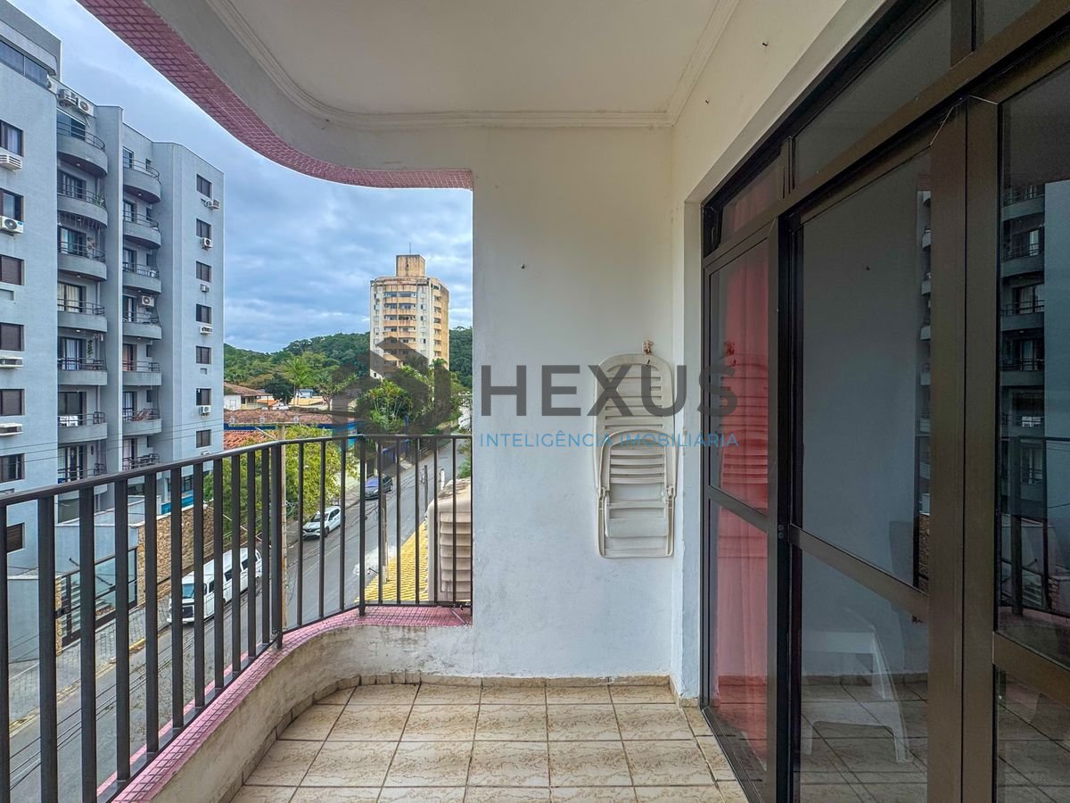 Foto 7 de Apartamento com varanda a 300m da praia no Tombo, Guarujá