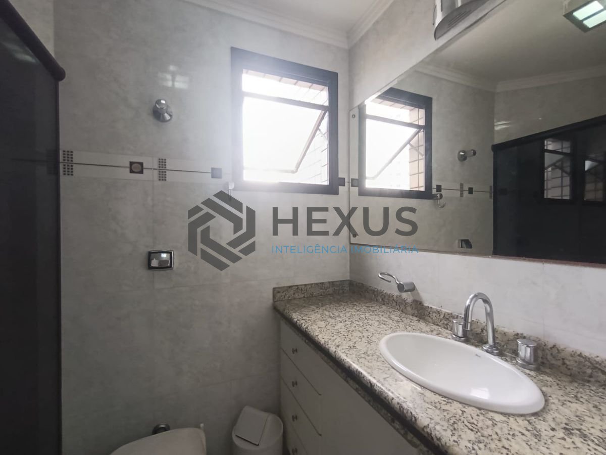 Foto 15 de Apartamento com varanda e lazer na Enseada, Guarujá