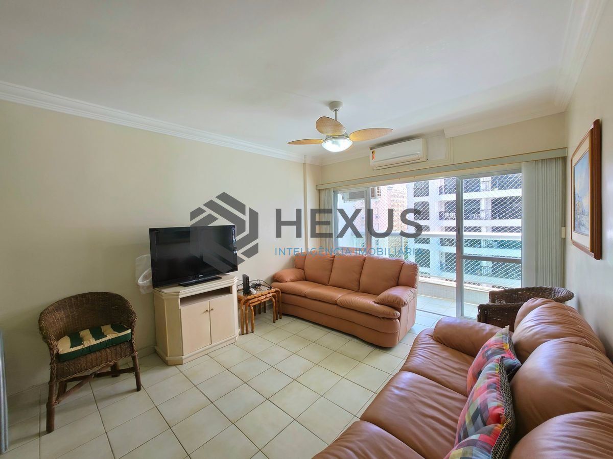 Foto 6 de Apartamento reformado com varanda vista mar a 50m da praia nas Pitangueiras, Guarujá