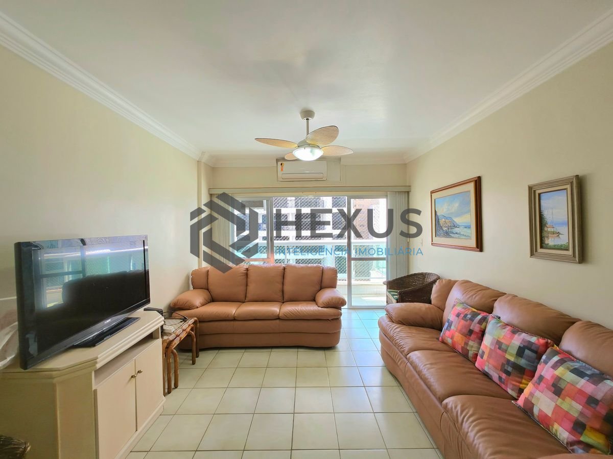 Foto 8 de Apartamento reformado com varanda vista mar a 50m da praia nas Pitangueiras, Guarujá