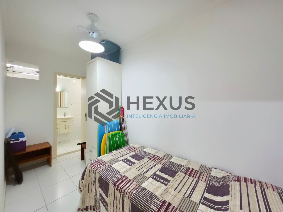 Foto 28 de Apartamento reformado com varanda vista mar a 50m da praia nas Pitangueiras, Guarujá
