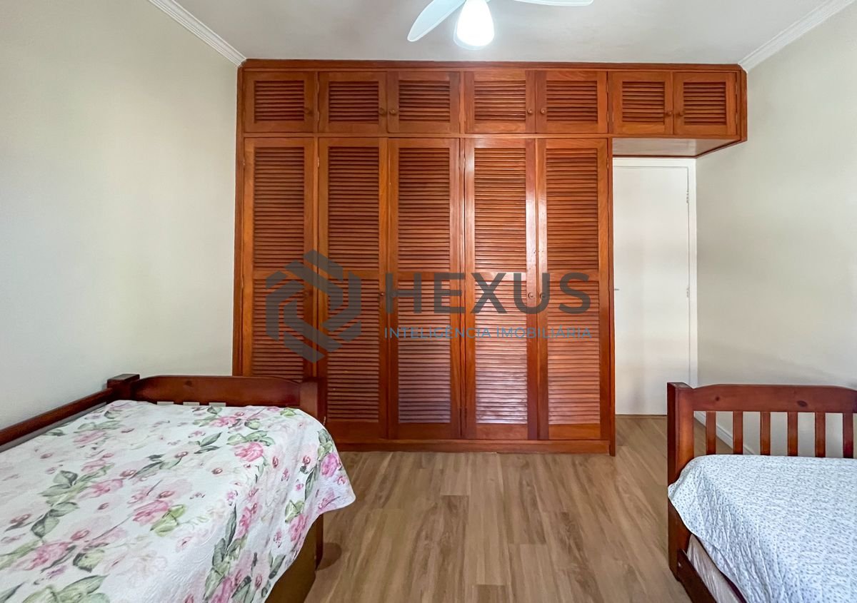 Foto 17 de Apartamento com varanda na região da Brunella na Enseada, Guarujá