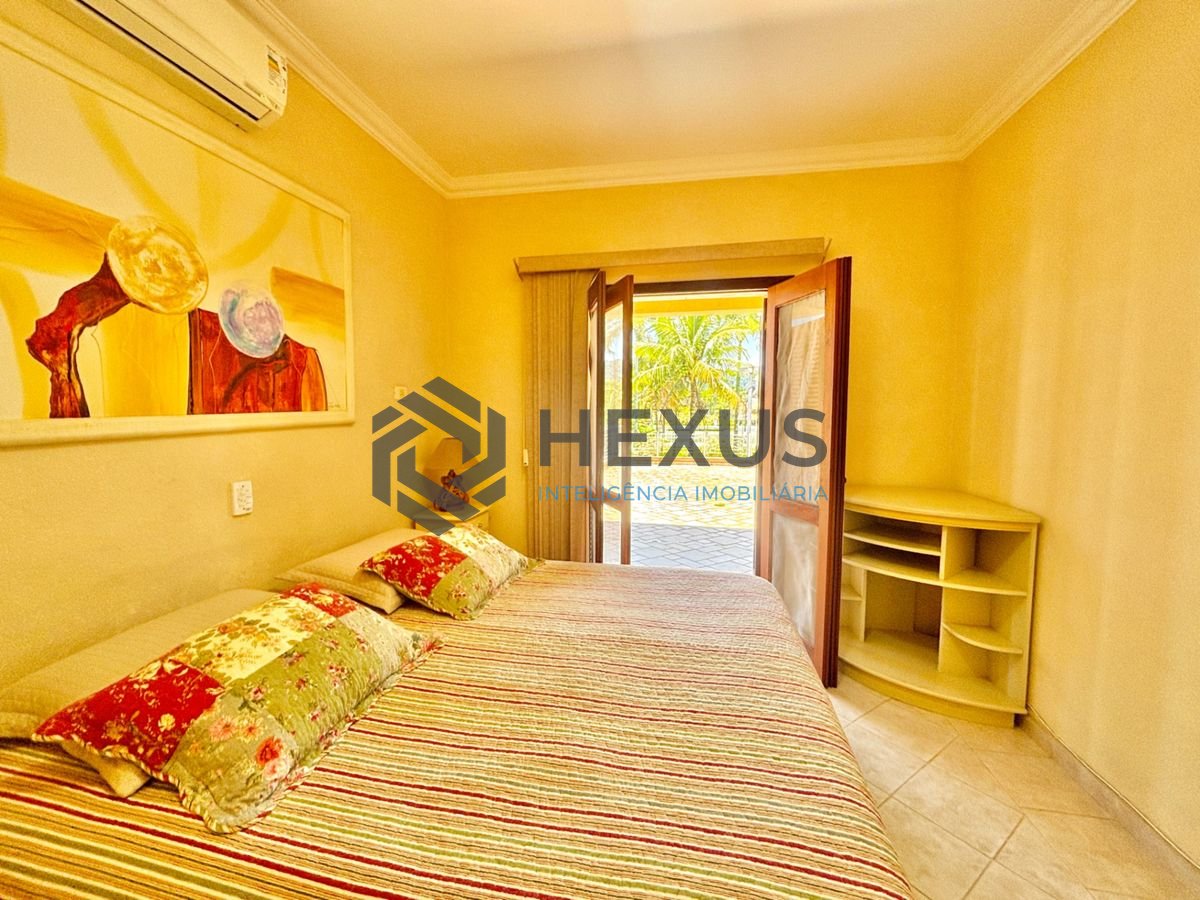 Foto 25 de Casa reformada com piscina e área gourmet no Jardim Acapulco, Guarujá