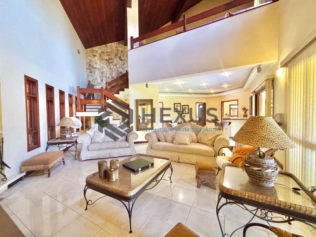 Foto 2 de Casa reformada com piscina e área gourmet no Jardim Acapulco, Guarujá
