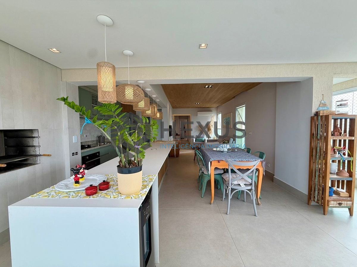 Foto 19 de Apartamento reformado com varanda gourmet vista mar e lazer a 250m da praia na Enseada, Guarujá