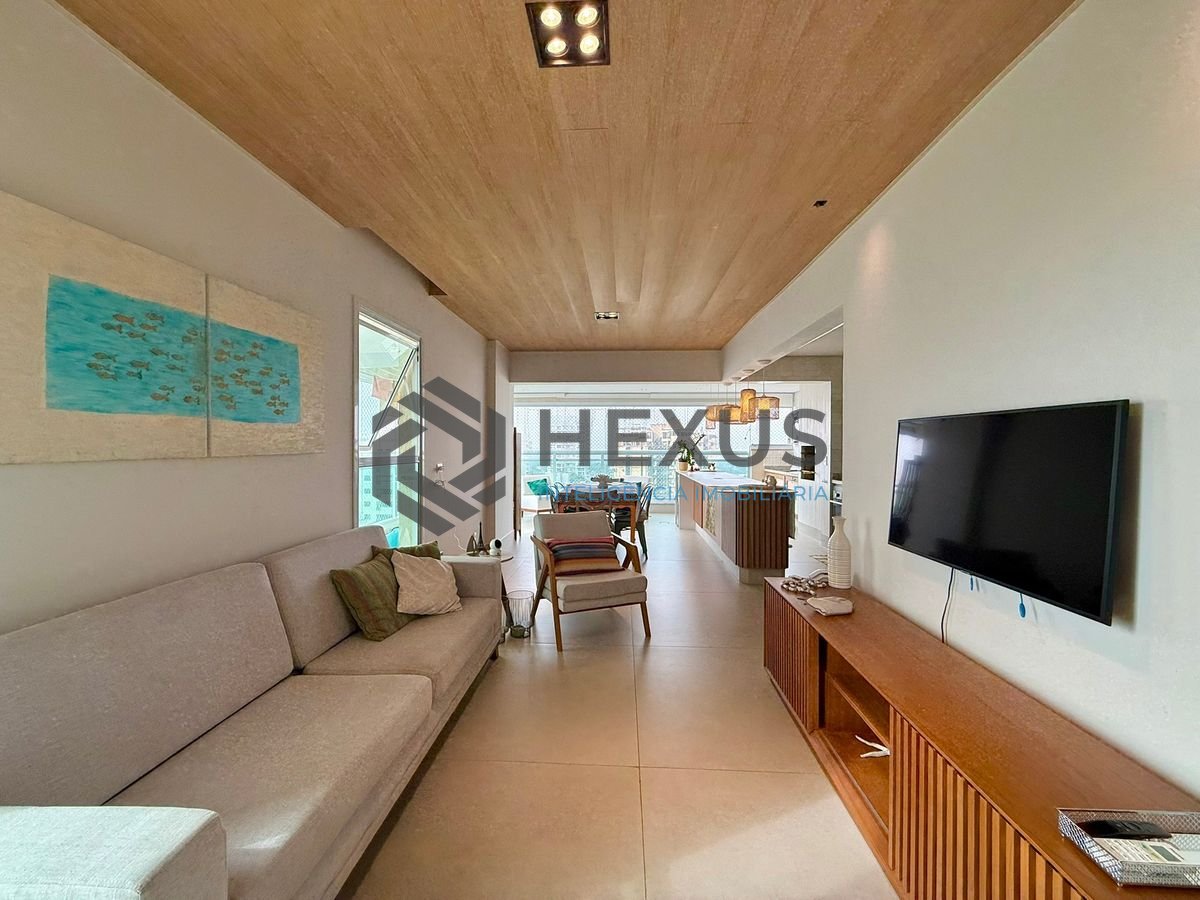 Foto 3 de Apartamento reformado com varanda gourmet vista mar e lazer a 250m da praia na Enseada, Guarujá