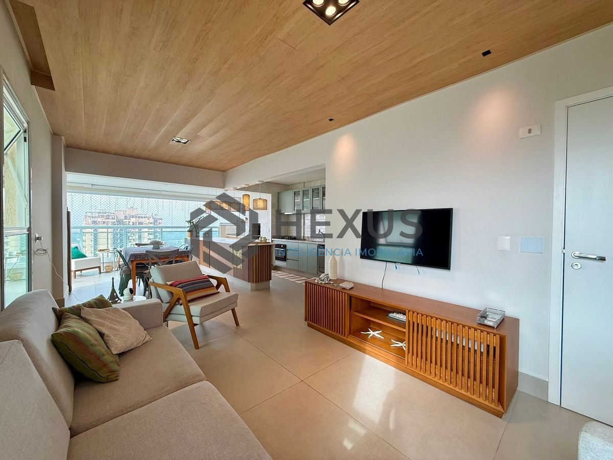 Foto 4 de Apartamento reformado com varanda gourmet vista mar e lazer a 250m da praia na Enseada, Guarujá