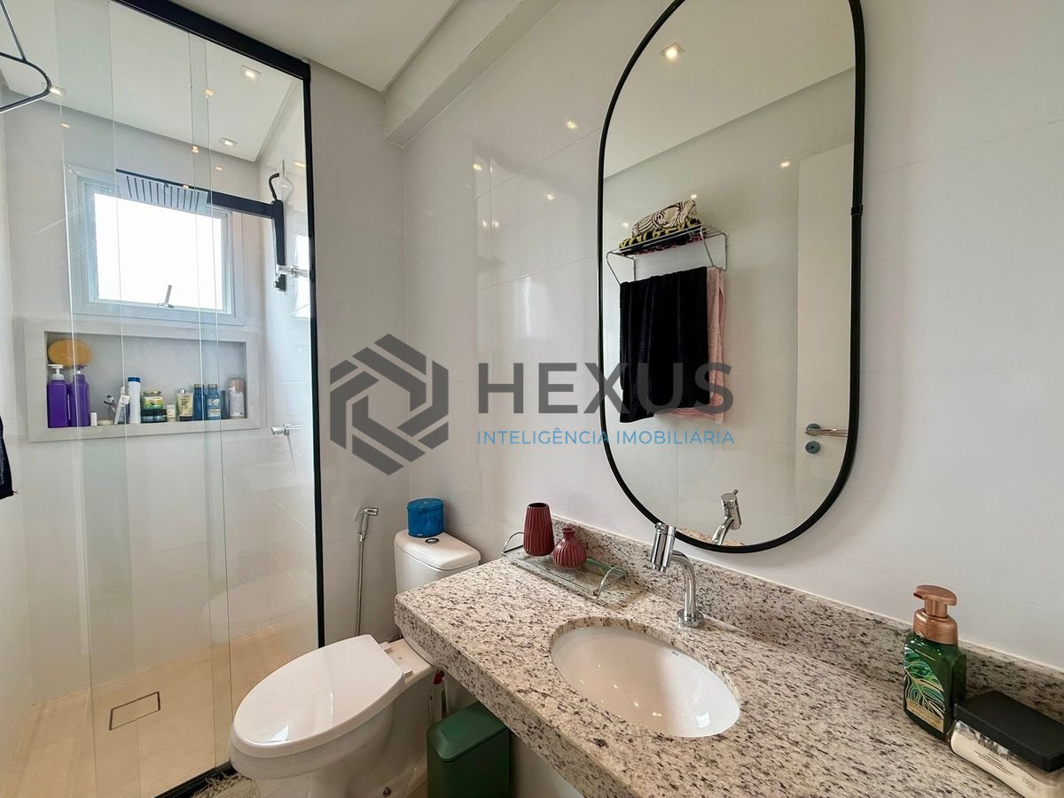Foto 22 de Apartamento reformado com varanda gourmet vista mar e lazer a 250m da praia na Enseada, Guarujá