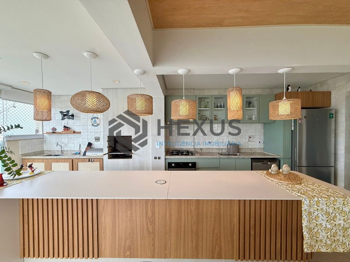 Foto 13 de Apartamento reformado com varanda gourmet vista mar e lazer a 250m da praia na Enseada, Guarujá