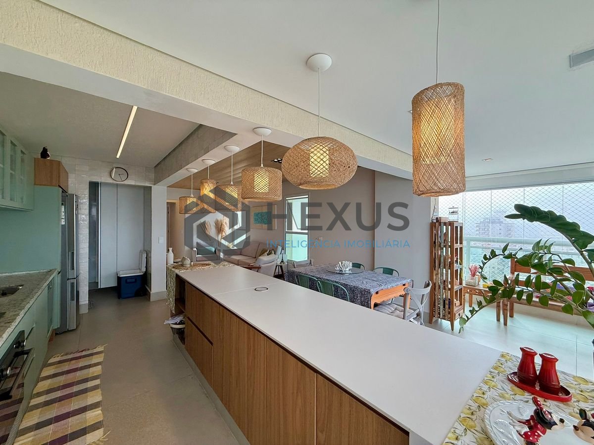 Foto 17 de Apartamento reformado com varanda gourmet vista mar e lazer a 250m da praia na Enseada, Guarujá