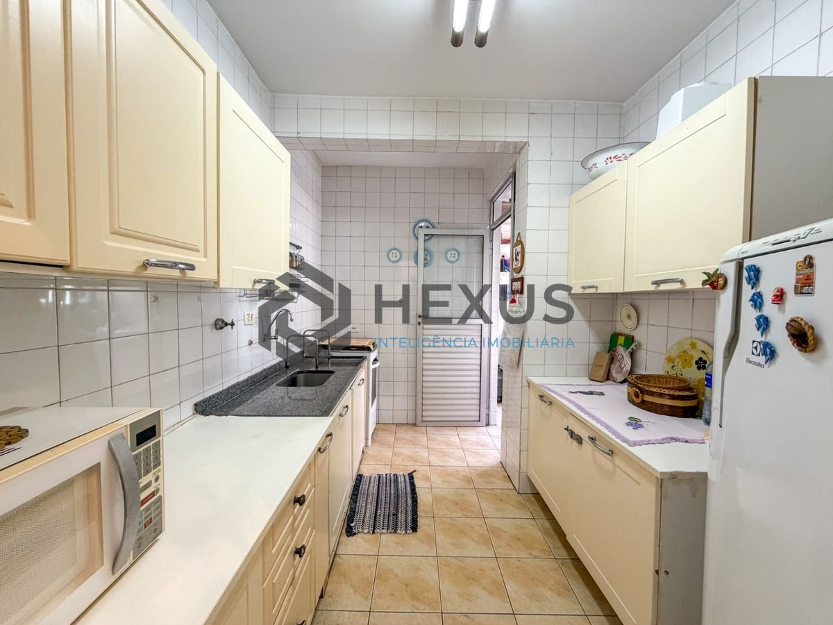 Foto 11 de Apartamento a 500m da praia na região da Vila Júlia na Enseada, Guarujá