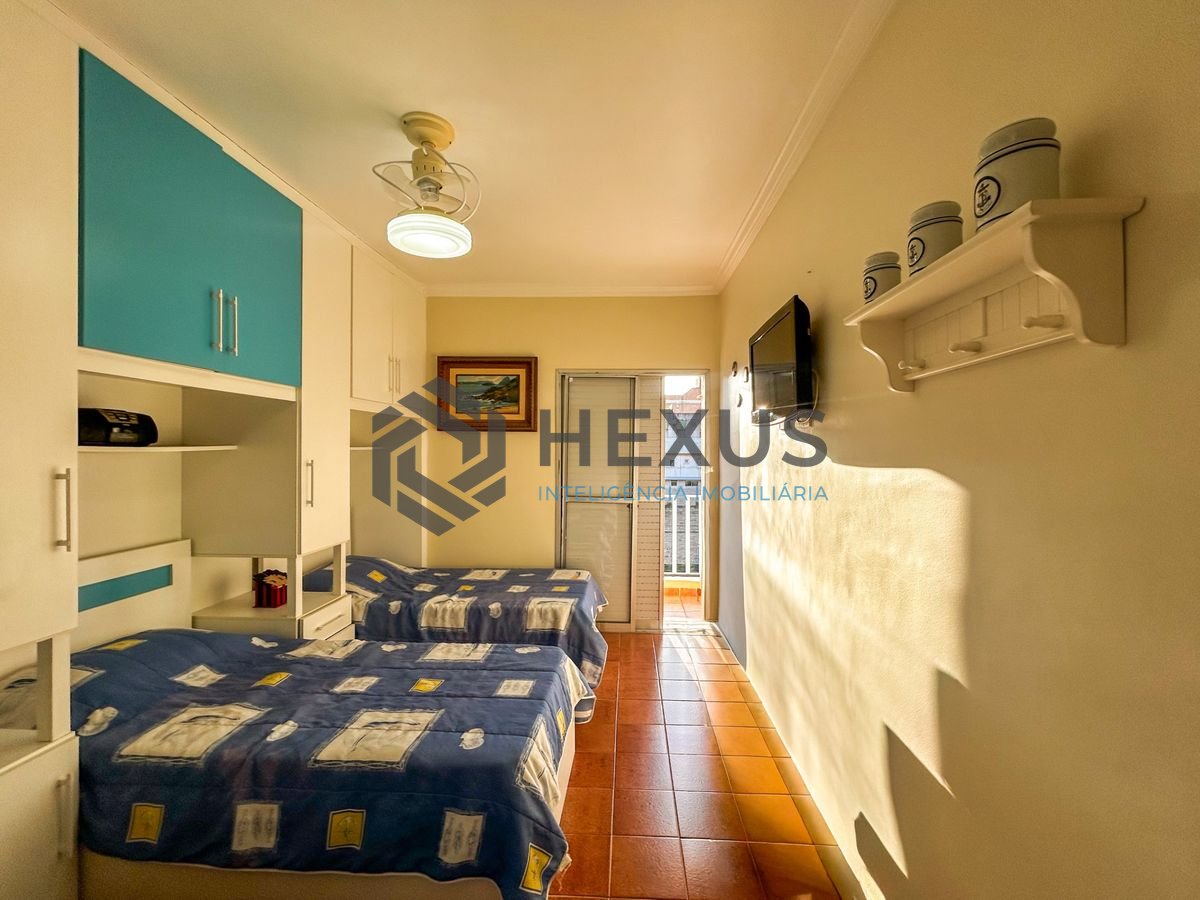 Foto 16 de Apartamento com varanda a 500m da praia na região do Tortugas na Enseada, Guarujá