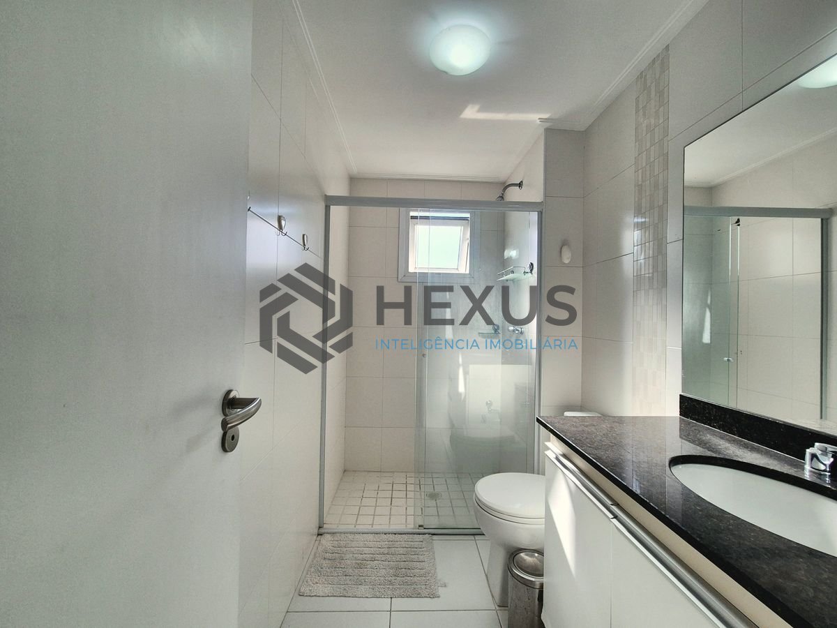 Foto 25 de Apartamento reformado com varanda gourmet vista mar e lazer na beira mar nas Pitangueiras, Guarujá