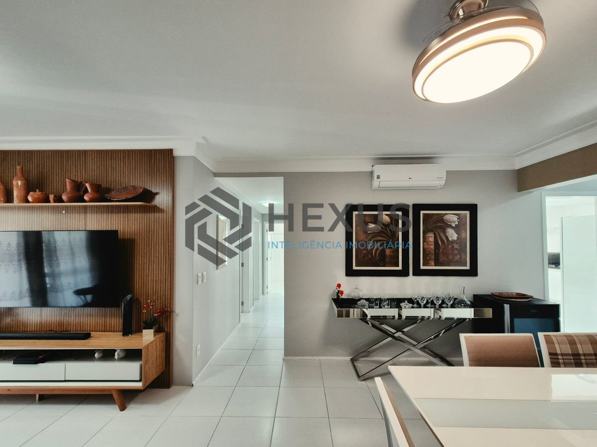 Foto 10 de Apartamento reformado com varanda gourmet vista mar e lazer na beira mar nas Pitangueiras, Guarujá