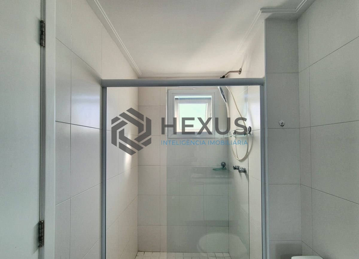Foto 19 de Apartamento reformado com varanda gourmet vista mar e lazer na beira mar nas Pitangueiras, Guarujá