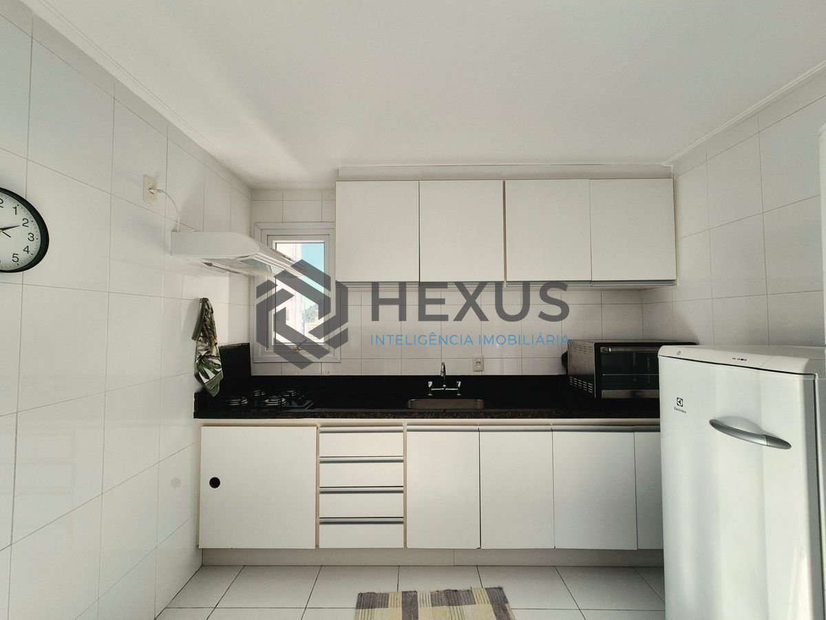 Foto 28 de Apartamento reformado com varanda gourmet vista mar e lazer na beira mar nas Pitangueiras, Guarujá