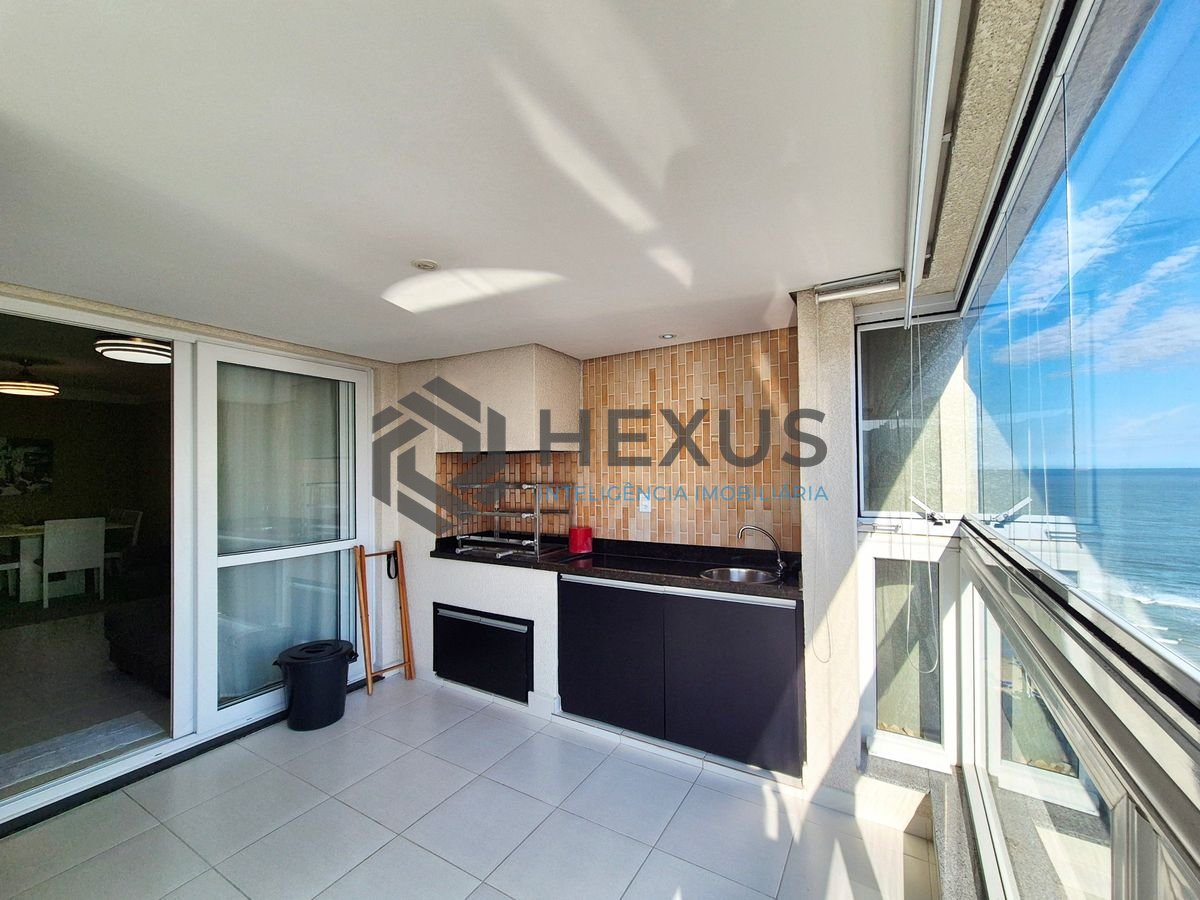 Foto 8 de Apartamento reformado com varanda gourmet vista mar e lazer na beira mar nas Pitangueiras, Guarujá