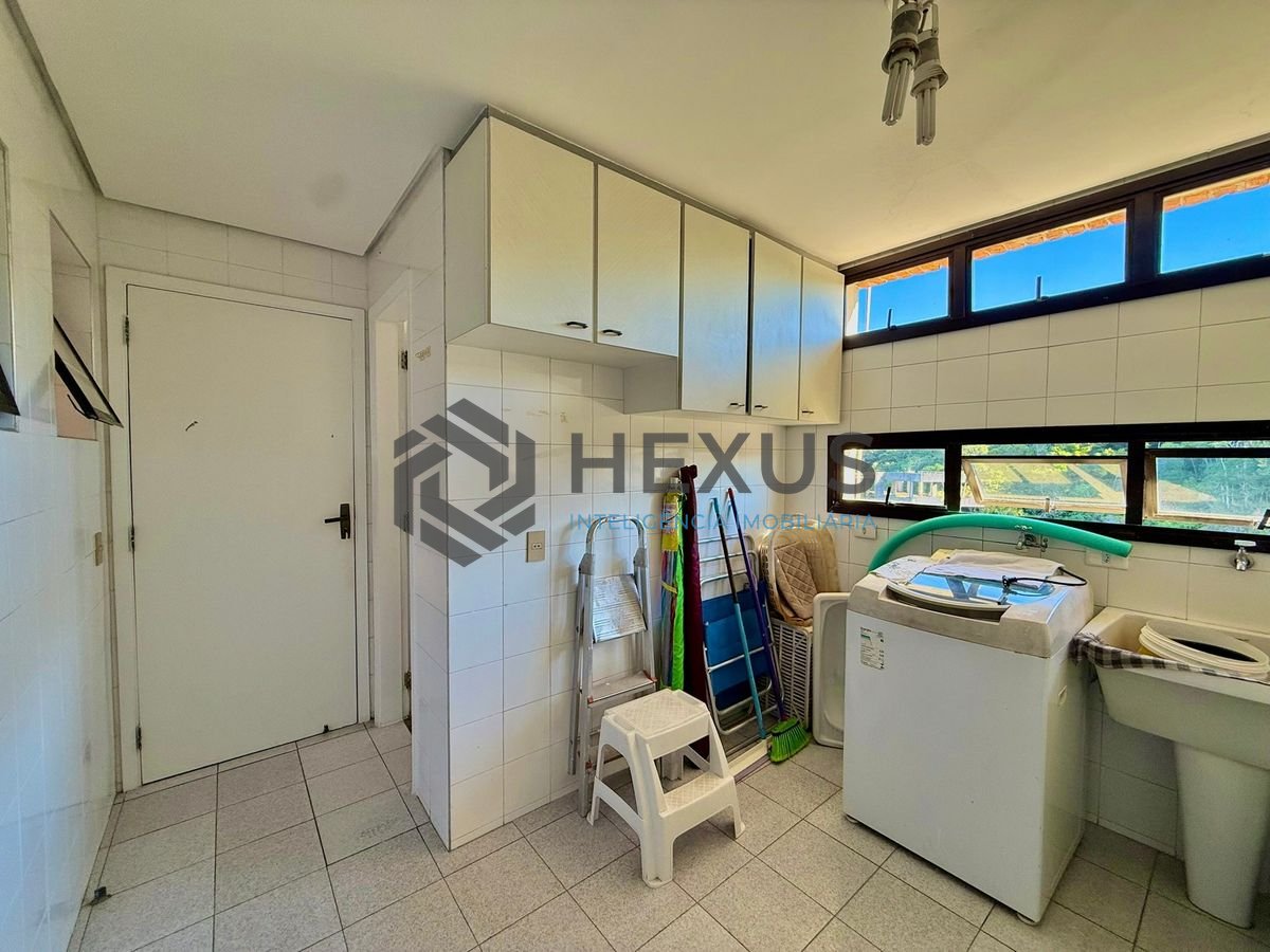 Foto 41 de Cobertura Duplex reformada com varanda vista mar e lazer na beira mar da praia no  Morro Sorocotuba na Enseada, Guarujá