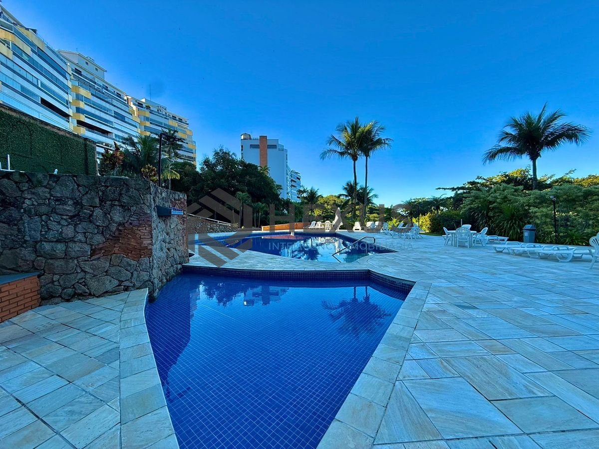 Foto 44 de Cobertura Duplex reformada com varanda vista mar e lazer na beira mar da praia no  Morro Sorocotuba na Enseada, Guarujá