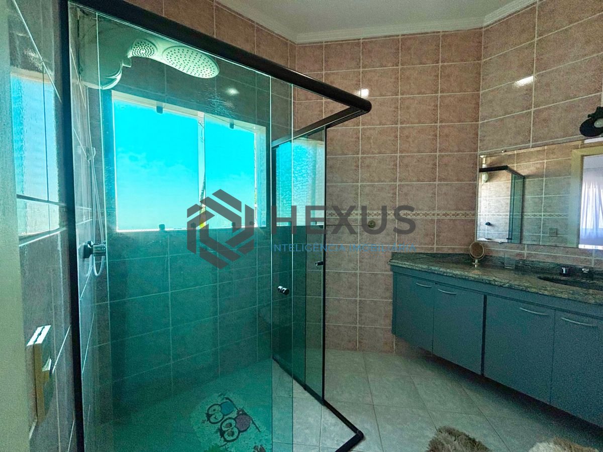 Foto 25 de Casa reformada com piscina e área gourmet no Jardim Acapulco, Guarujá