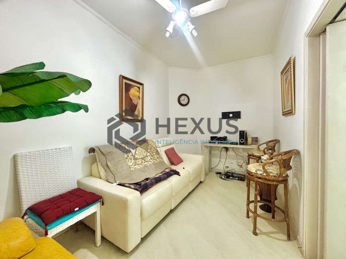 Foto 14 de Casa reformada com piscina e área gourmet no Jardim Acapulco, Guarujá