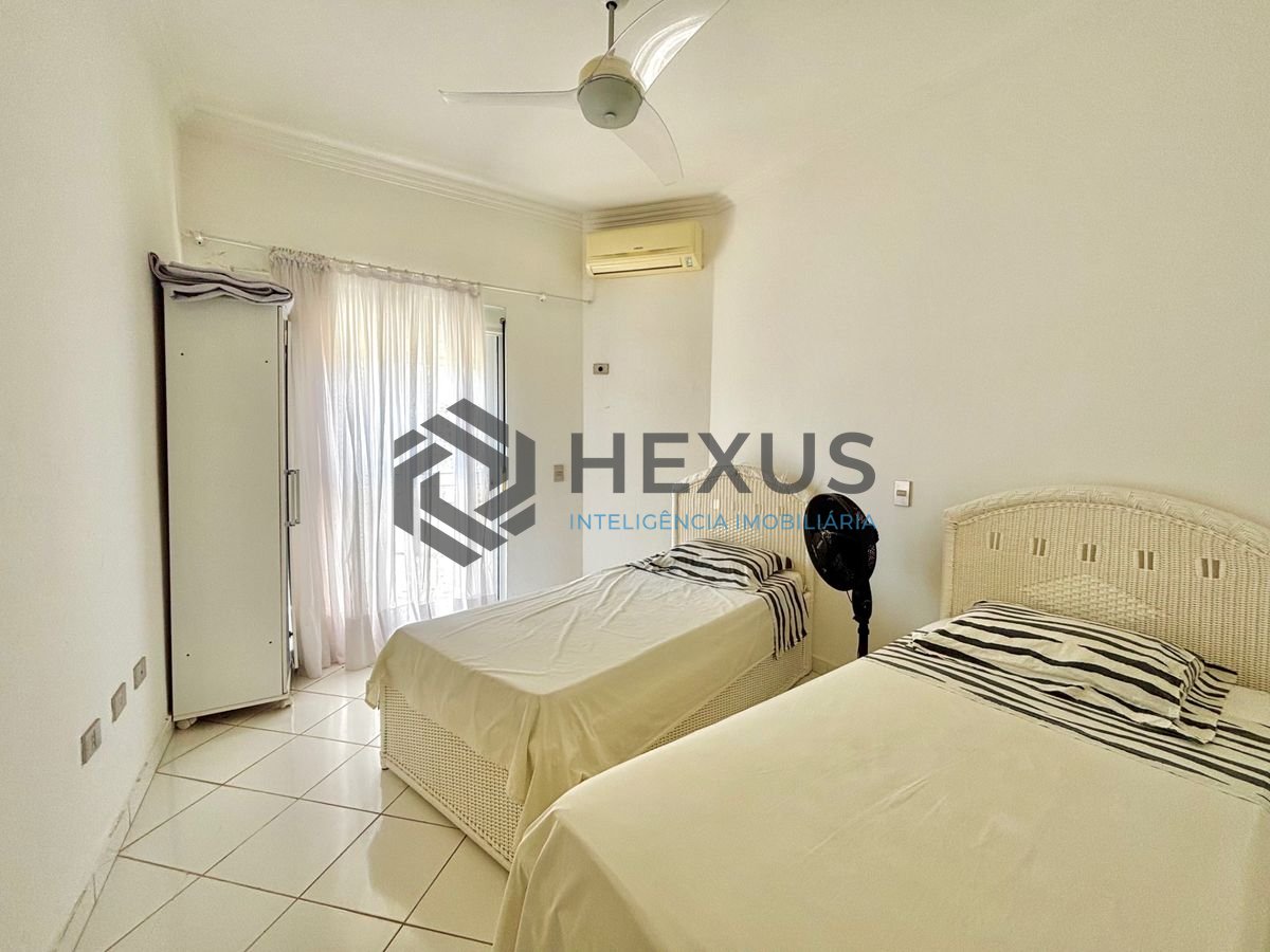Foto 22 de Casa reformada com piscina e área gourmet no Jardim Acapulco, Guarujá