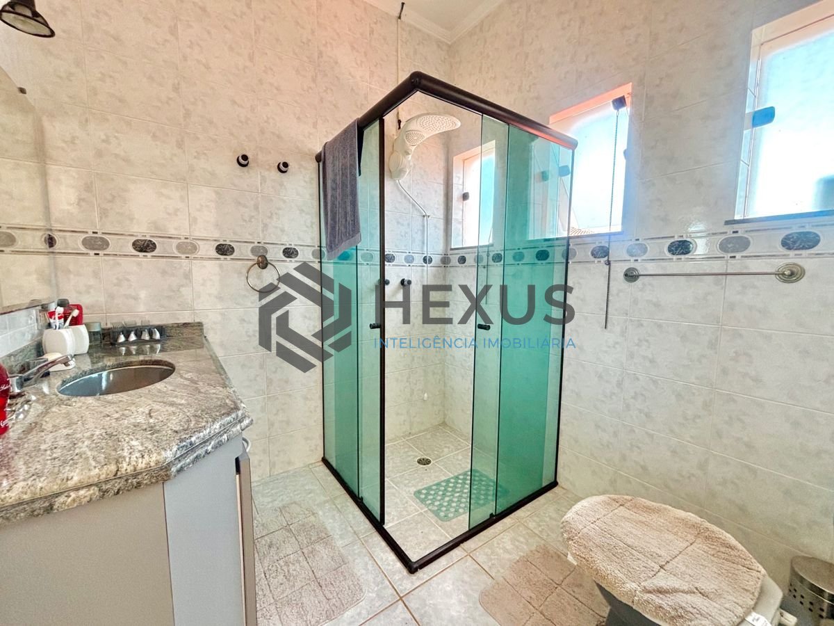 Foto 17 de Casa reformada com piscina e área gourmet no Jardim Acapulco, Guarujá