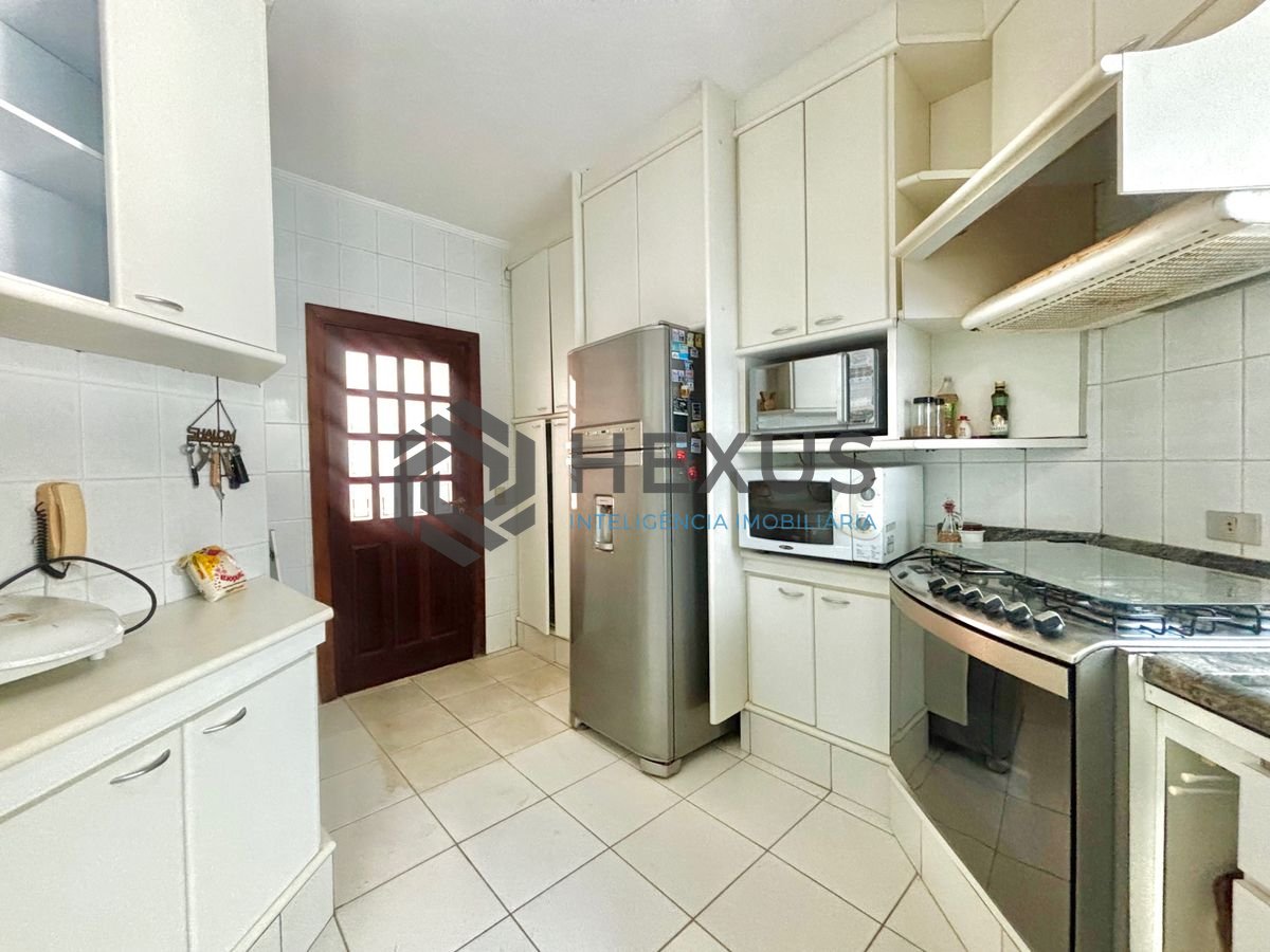 Foto 33 de Casa reformada com piscina e área gourmet no Jardim Acapulco, Guarujá