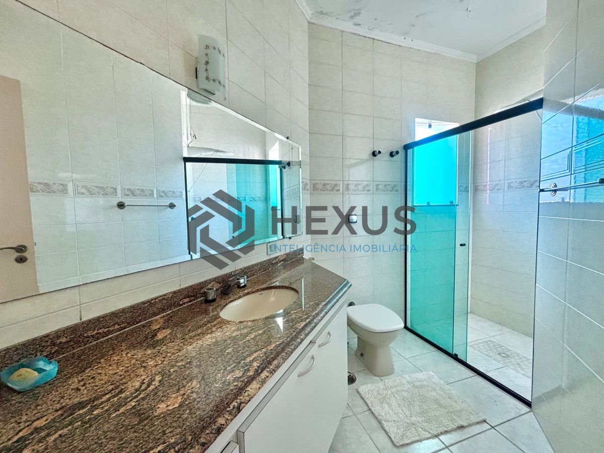 Foto 30 de Casa reformada com piscina e área gourmet no Jardim Acapulco, Guarujá