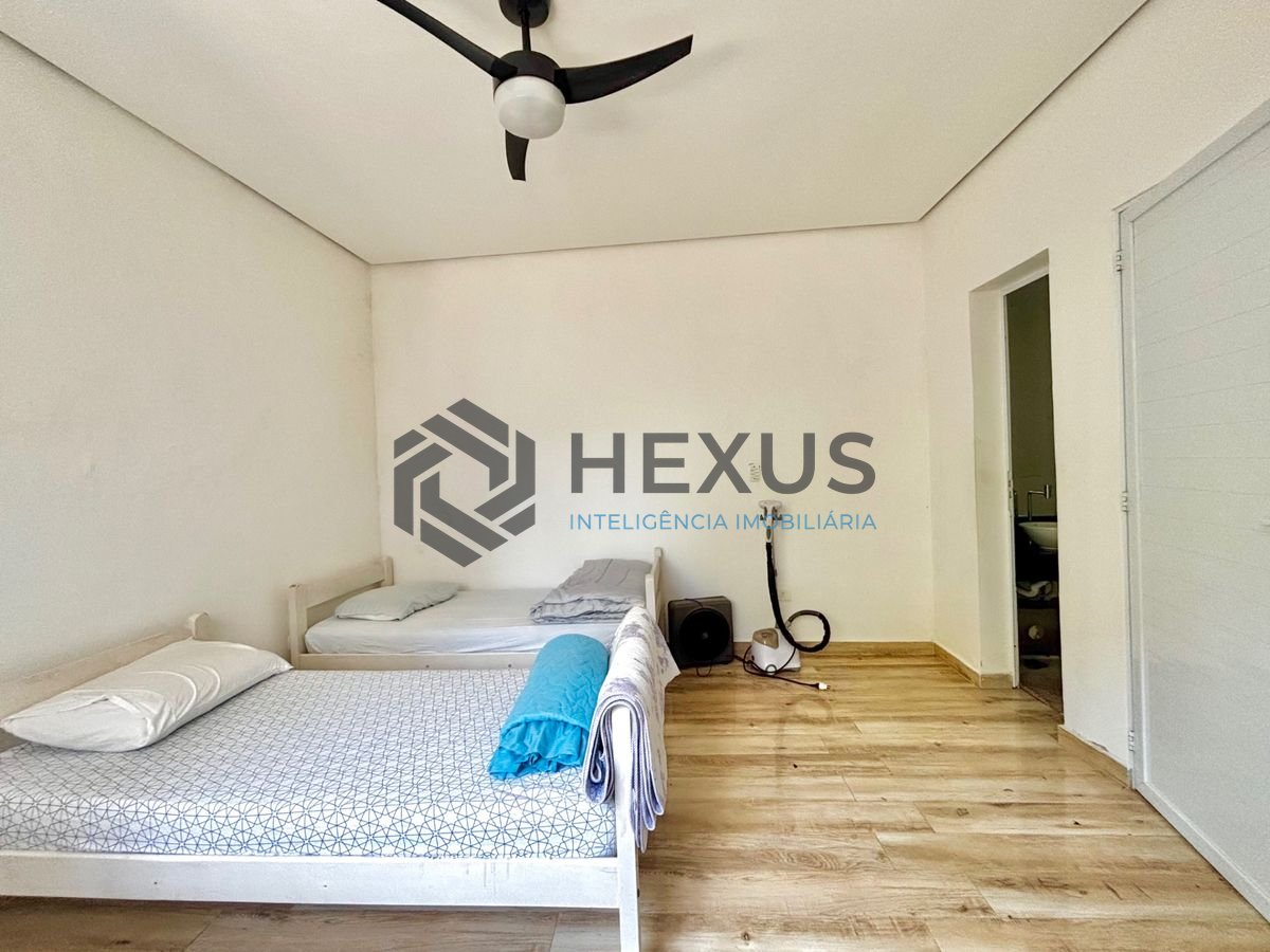 Foto 39 de Casa reformada com piscina e área gourmet no Jardim Acapulco, Guarujá