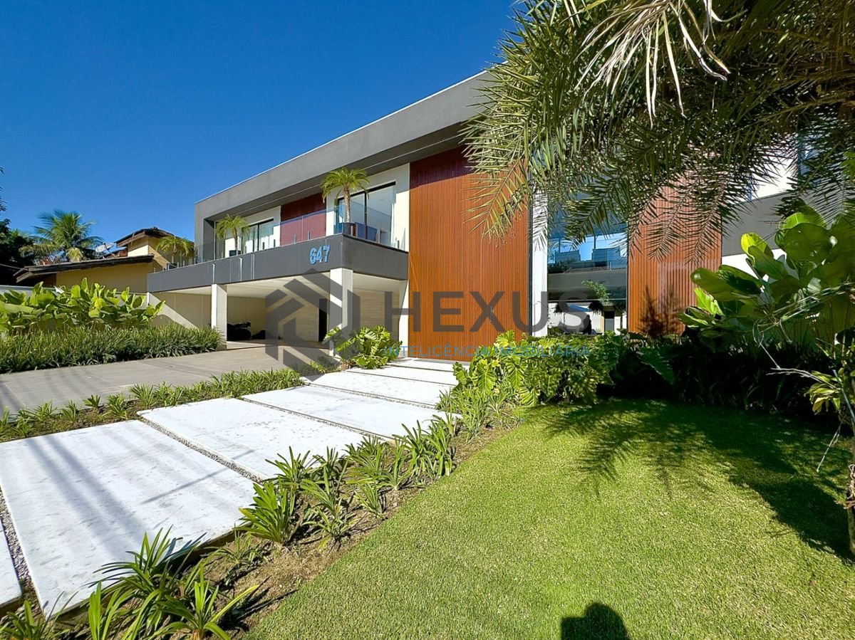 Foto 4 de Casa de alto padrão com piscina e área gourmet no Jardim Acapulco, Guarujá