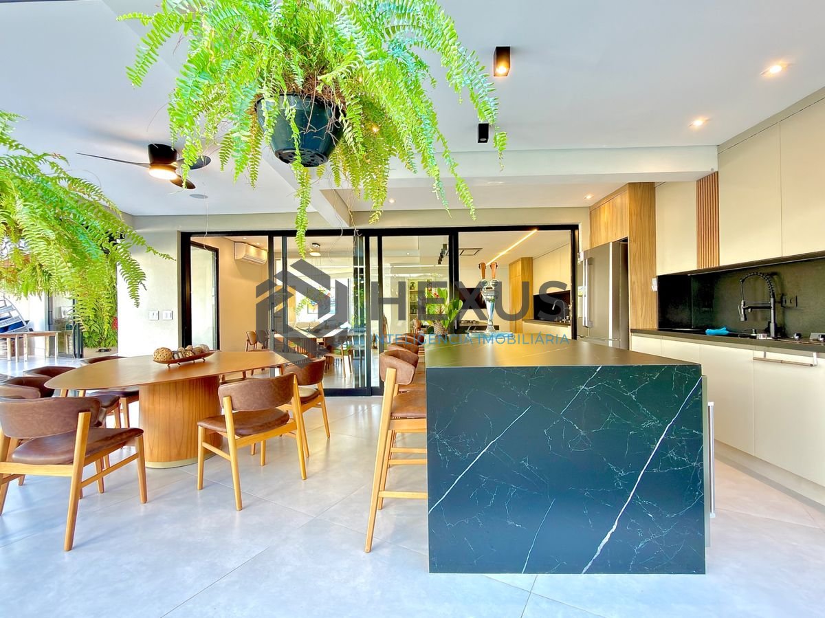 Foto 16 de Casa de alto padrão com piscina e área gourmet no Jardim Acapulco, Guarujá
