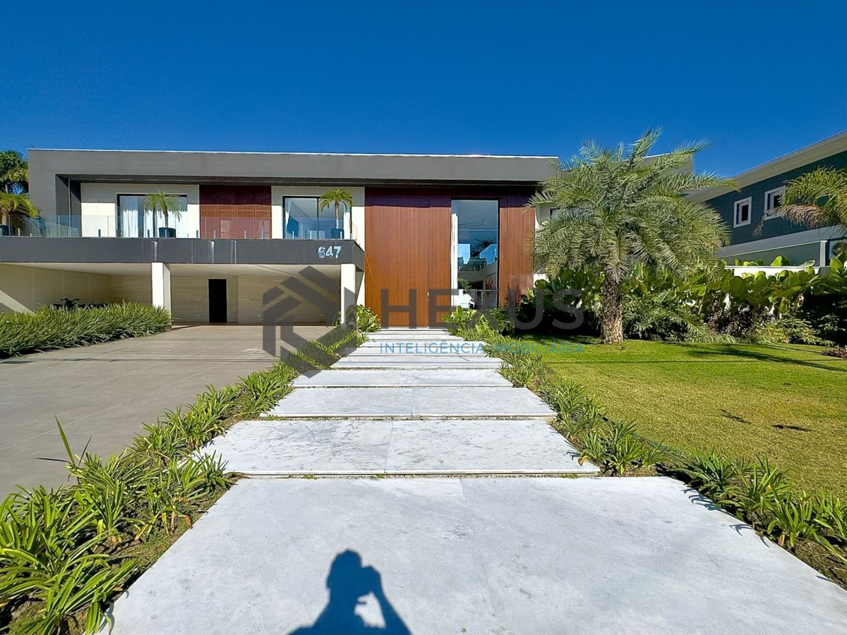 Foto 11 de Casa de alto padrão com piscina e área gourmet no Jardim Acapulco, Guarujá
