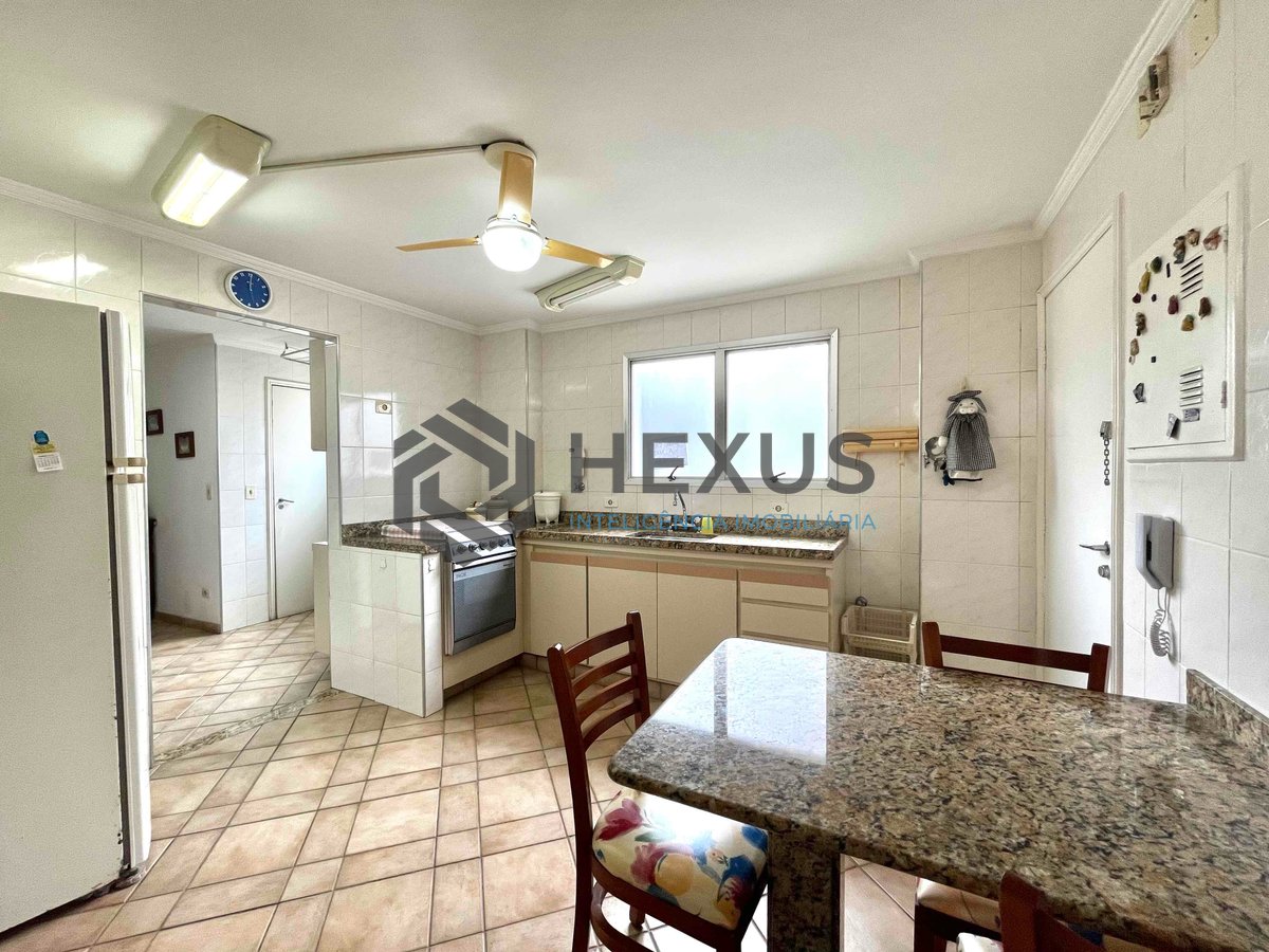 Foto 20 de Apartamento na quadra-mar da Praia das Pitangueiras, Guarujá-SP.