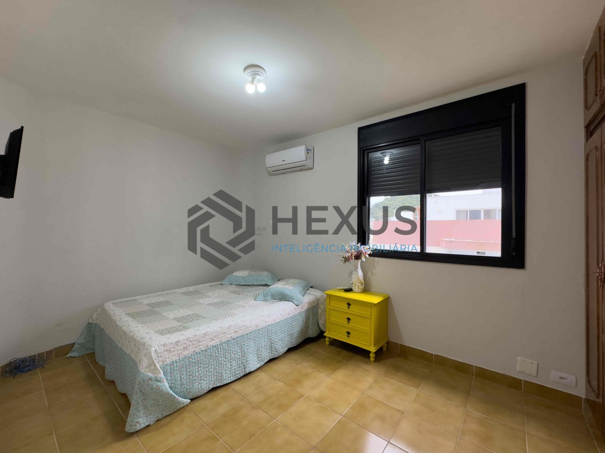 Foto 20 de Apartamento com varanda e vista mar a uma quadra da Praia das Pitangueiras à venda, Guarujá-SP.
