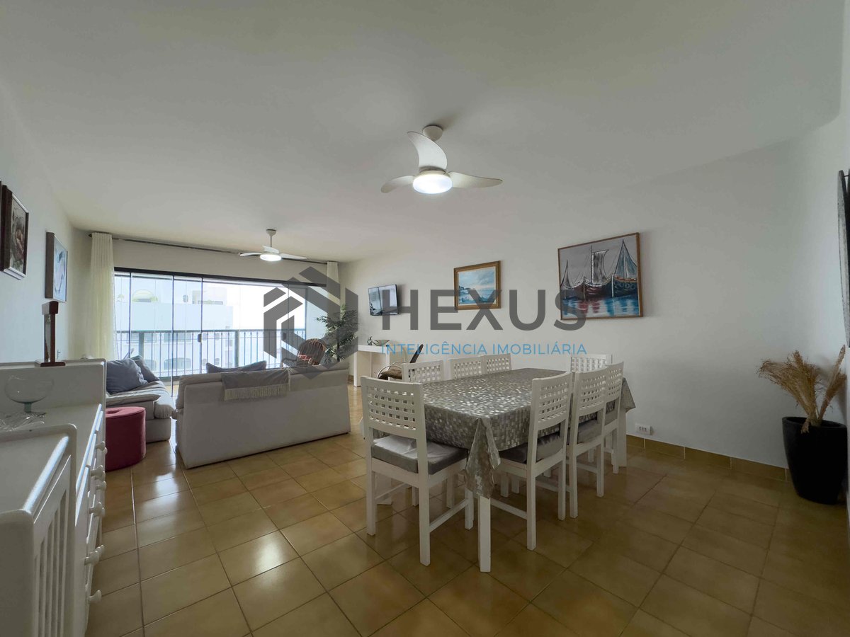 Foto 6 de Apartamento com varanda e vista mar a uma quadra da Praia das Pitangueiras à venda, Guarujá-SP.