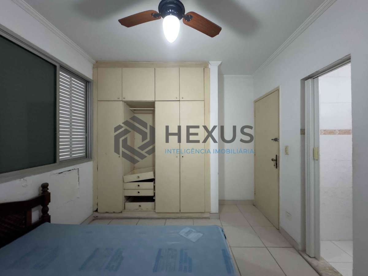 Foto 12 de Apartamento com varanda a 1 quadra do mar na Praia das Pitangueiras à venda, Guarujá-SP