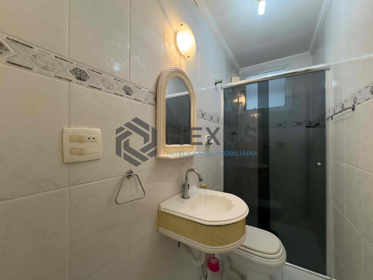 Foto 17 de Apartamento com varanda a 1 quadra do mar na Praia das Pitangueiras à venda, Guarujá-SP
