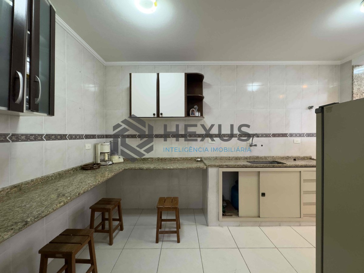 Foto 18 de Apartamento com varanda a 1 quadra do mar na Praia das Pitangueiras à venda, Guarujá-SP