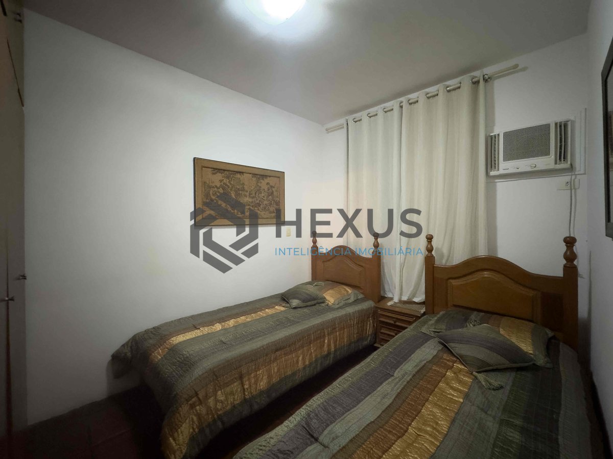 Foto 13 de Apartamento com varanda a 1 quadra do mar na Praia das Pitangueiras, Guaruja