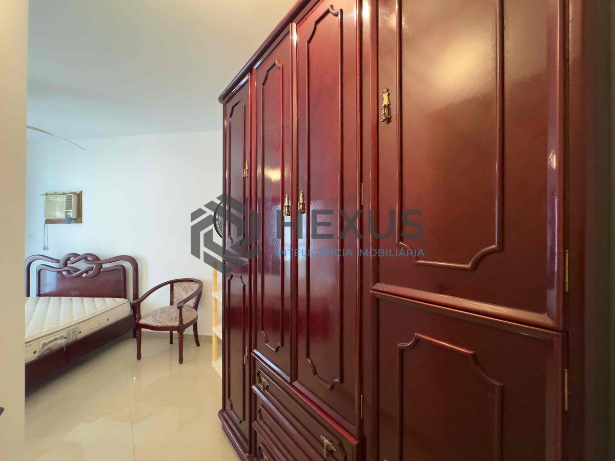 Foto 11 de Apartamento com varanda e lazer na beira mar da Praia das Pitangueiras, Guaruja