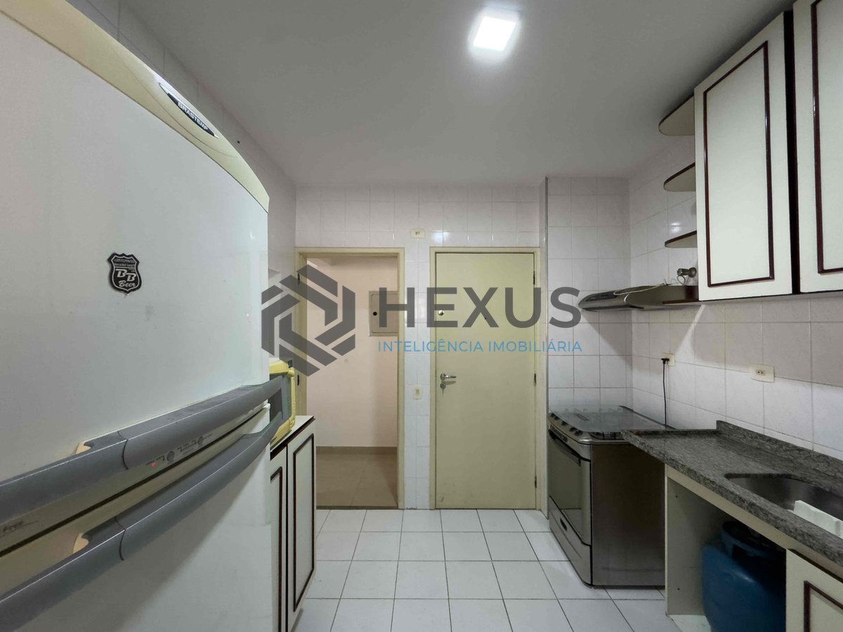 Foto 24 de Apartamento com varanda e lazer na beira mar da Praia das Pitangueiras, Guaruja