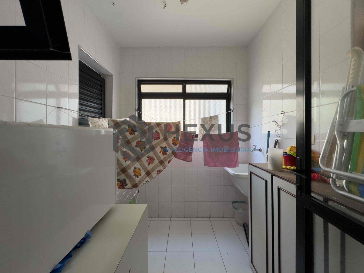 Foto 25 de Apartamento com varanda e lazer na beira mar da Praia das Pitangueiras, Guaruja