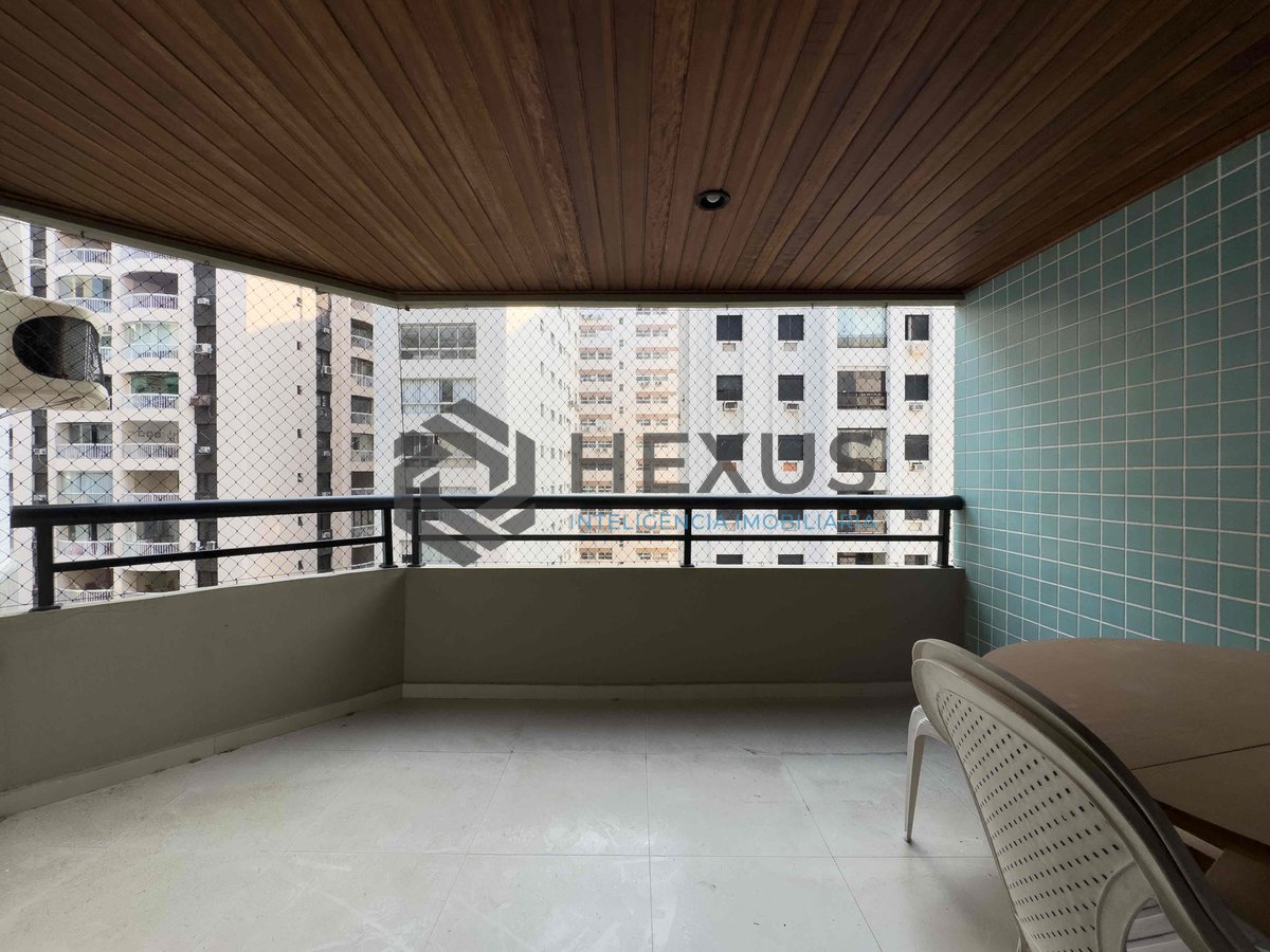 Foto 9 de Apartamento com varanda e lazer na beira mar da Praia das Pitangueiras, Guaruja